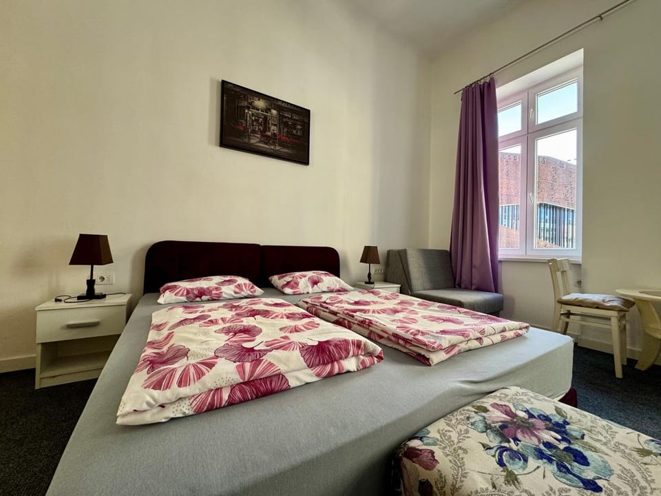 Bed, Photo of the whole room