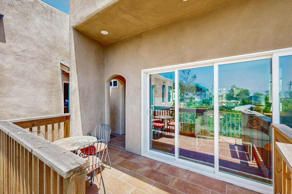 Walk to Torrey Pines Beach! 'Beachwalk Bungalow' House in La Jolla