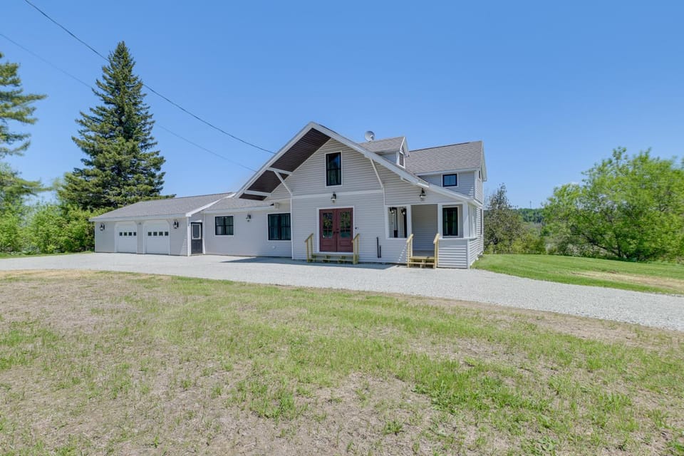 Pond Views: Spacious Family Home in Presque Isle! House in Presque Isle