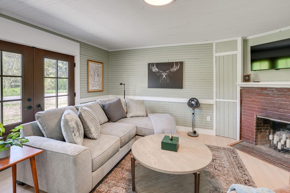 Pond Views: Spacious Family Home in Presque Isle! House in Presque Isle