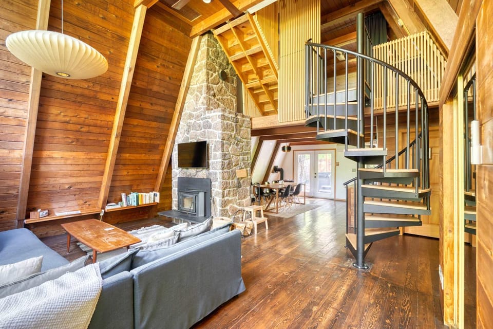 Modern A-Frame Cabin in the Woods Cabin in Mount Hood Village