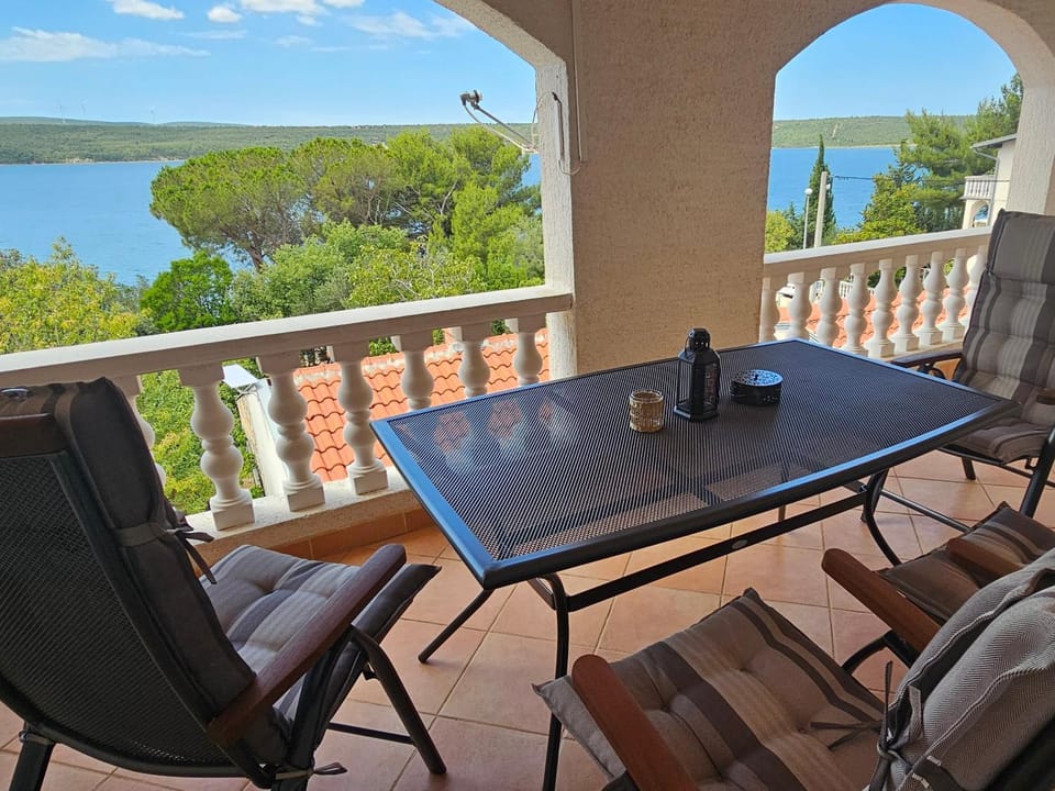 GMZ beachfront apartment, Croatia Apartment in Zadar County