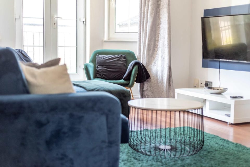 Parking-2BR Edinburgh Retreat-Walk to Leith & City Apartment in Edinburgh