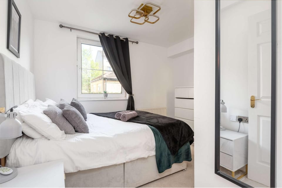 Parking-2BR Edinburgh Retreat-Walk to Leith & City Apartment in Edinburgh