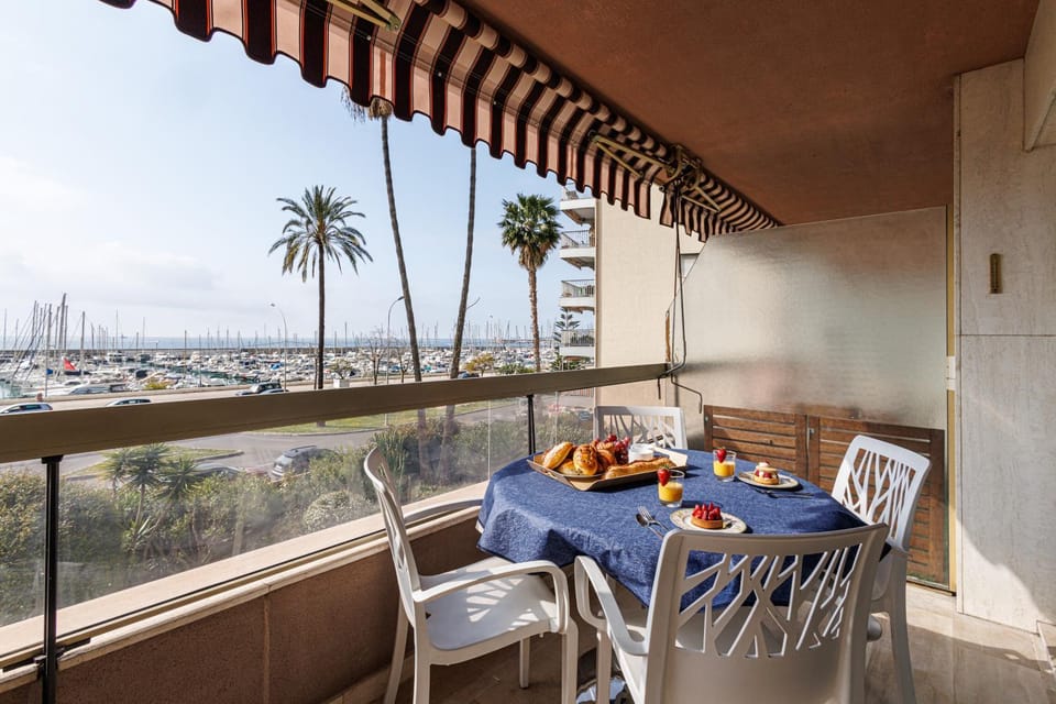 Patio, Dining area, Sea view