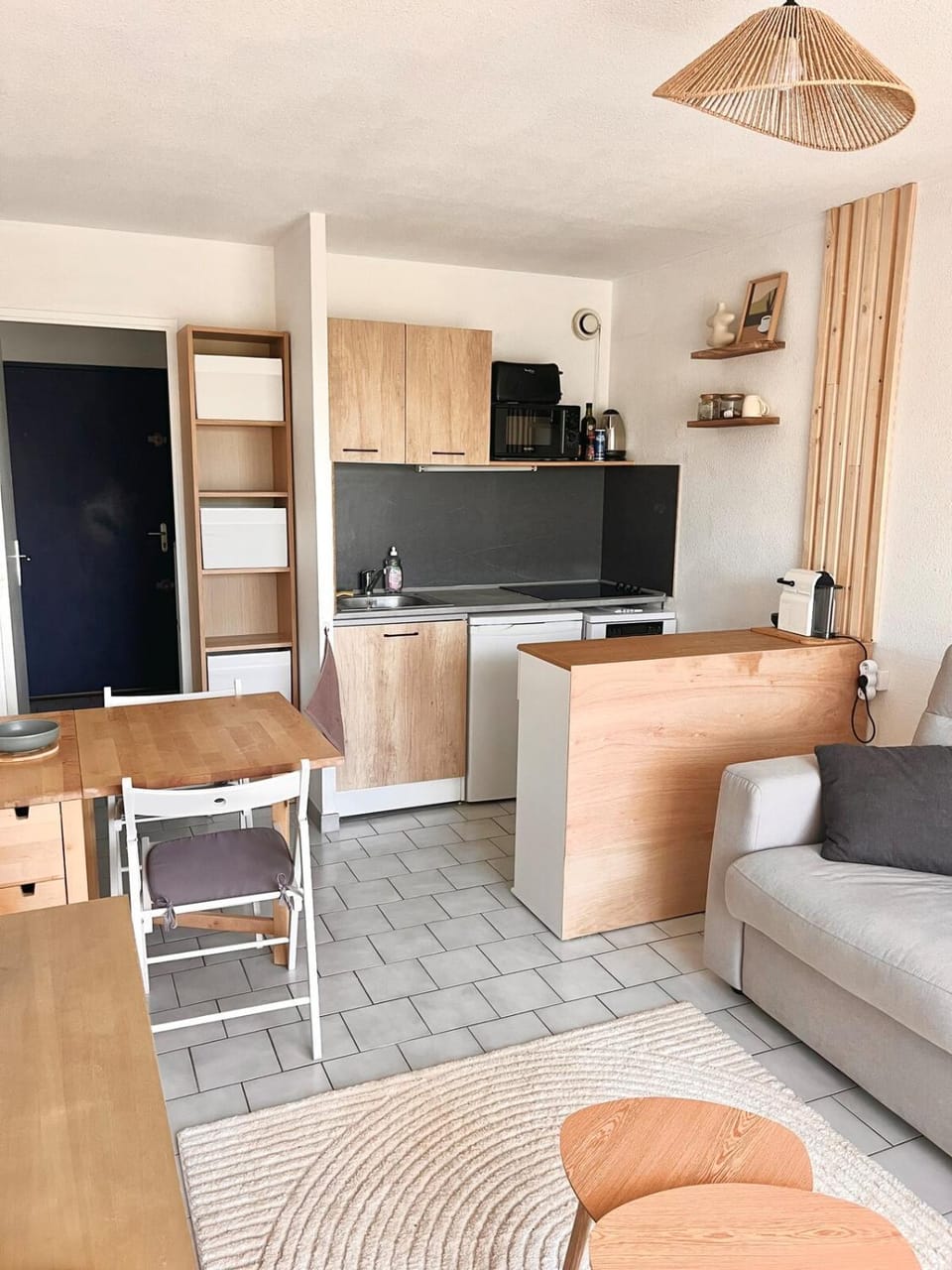 Kitchen or kitchenette, Living room, Dining area