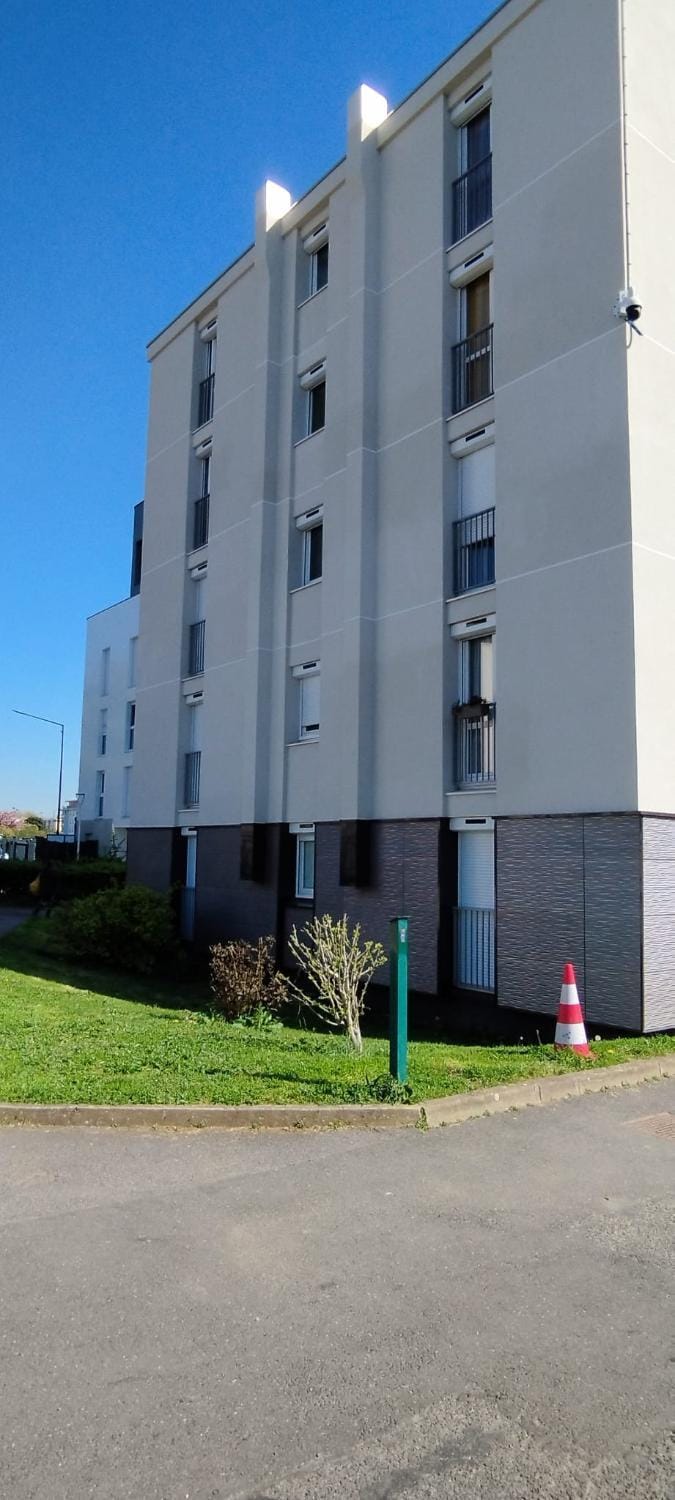 LOCATION SAISONNIERE VILLEJUIF à 15 MIN en voiture DE PARIS Apartment in Île-de-France