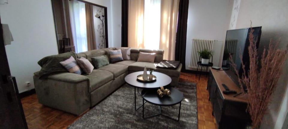 LOCATION SAISONNIERE VILLEJUIF à 15 MIN en voiture DE PARIS Apartment in Île-de-France