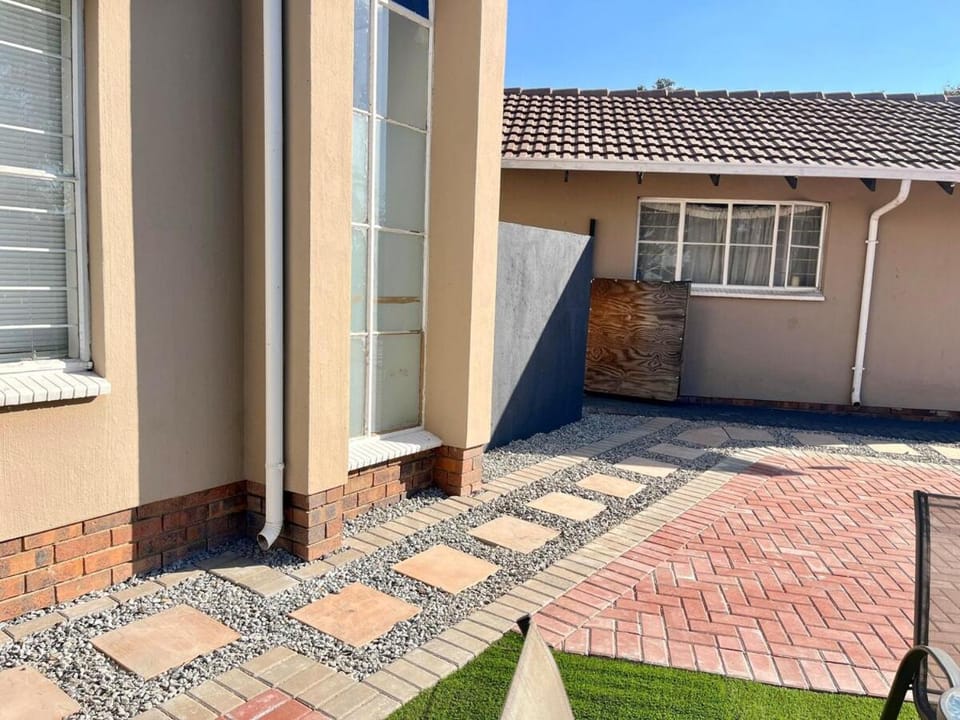 The Great Escape in JHB North House in Randburg