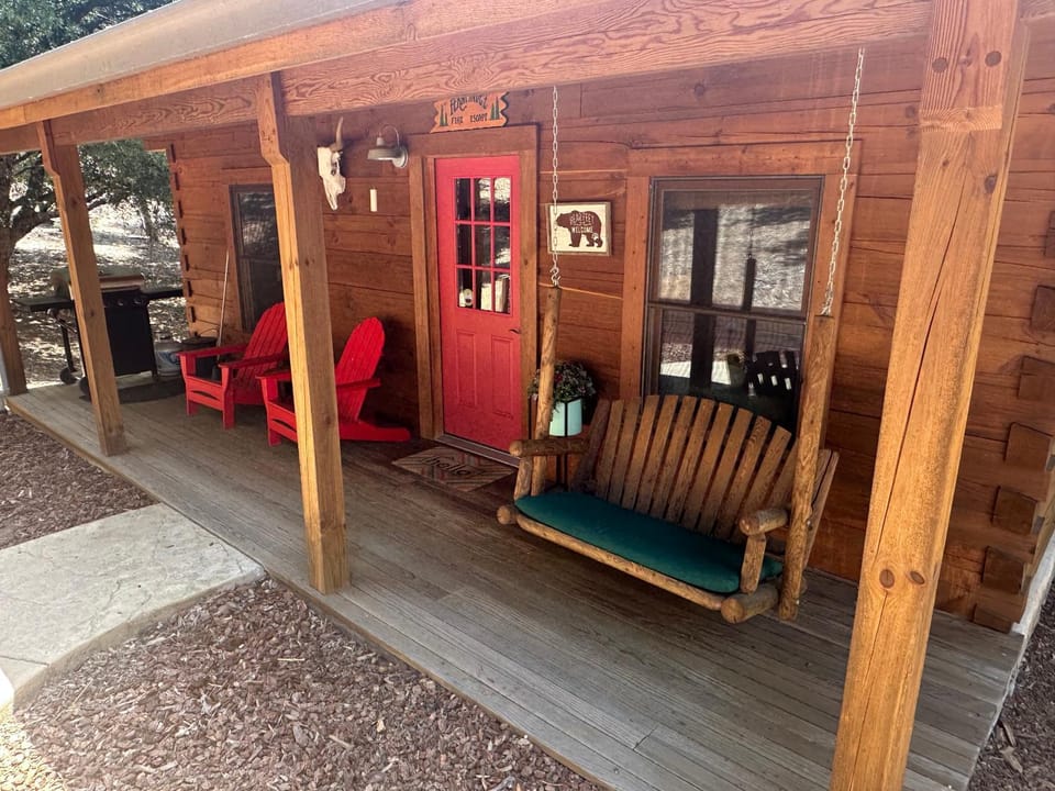 Apple Valley Cabin Cabin in Calaveras County