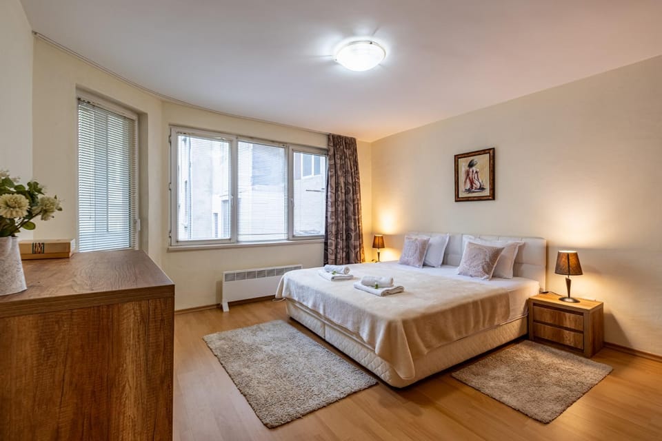 Bed, View (from property/room), Photo of the whole room, Bedroom, towels