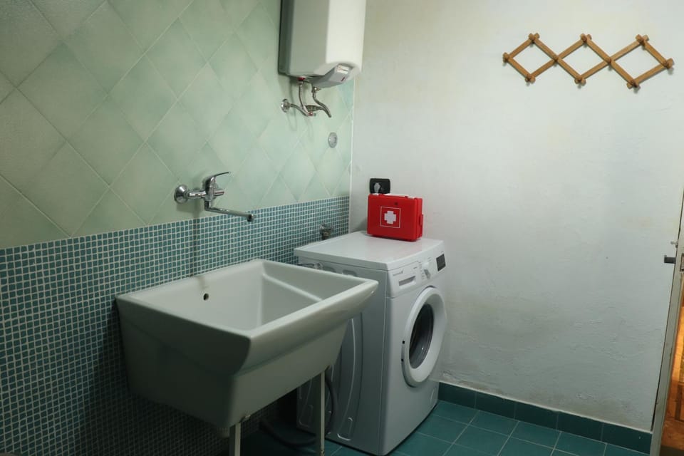 Bathroom, washing machine
