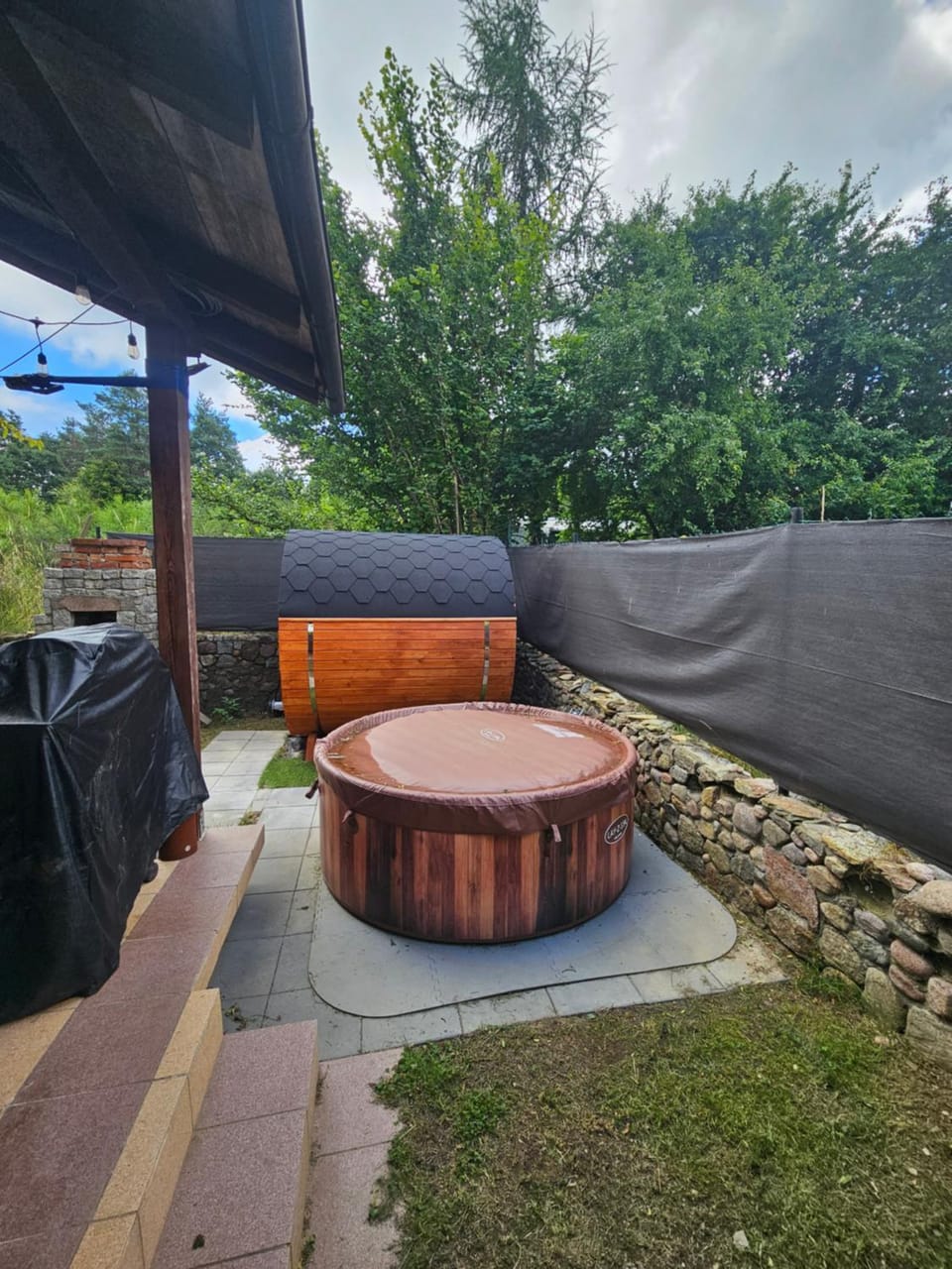 Hot Tub, Sauna