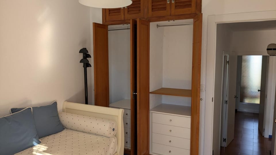 Bedroom, wardrobe