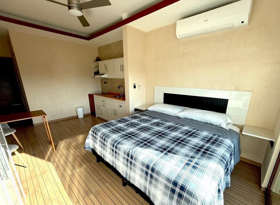 Bed, Photo of the whole room, air conditioner