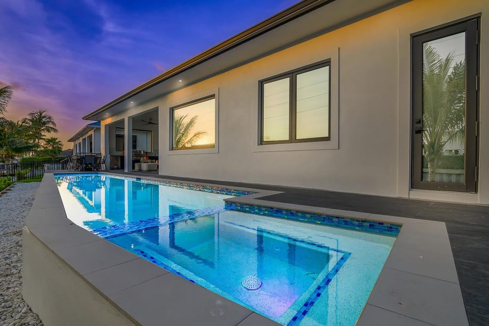 Marco Luxe Retreat Waterfront Villa in Marco Island