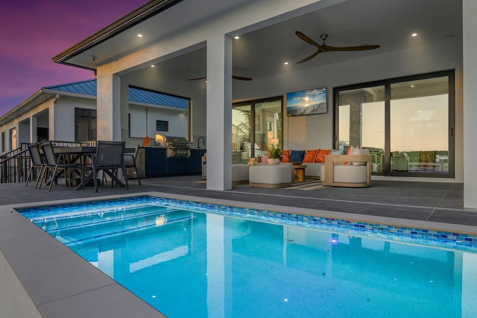 Marco Luxe Retreat Waterfront Villa in Marco Island