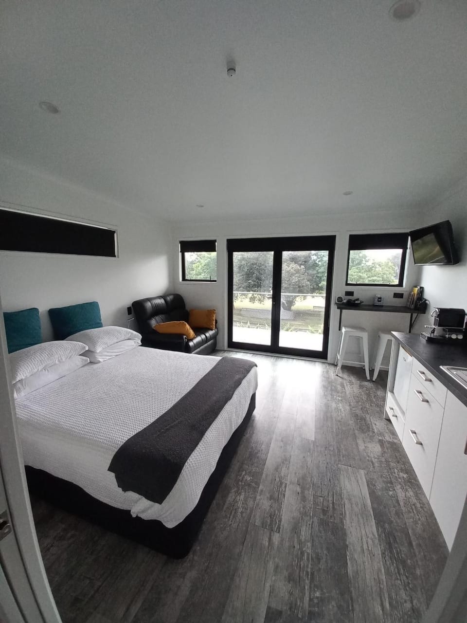 Photo of the whole room