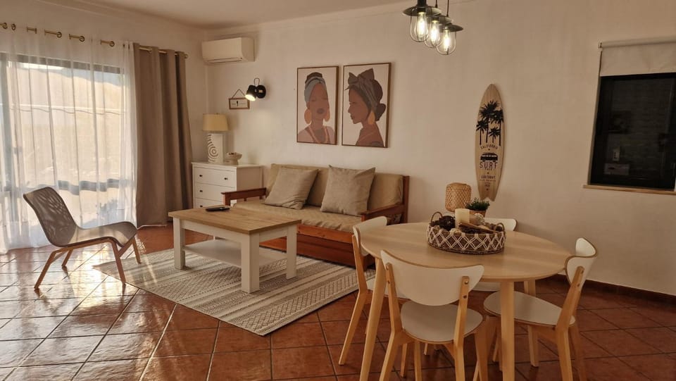 Living room, Dining area, air conditioner