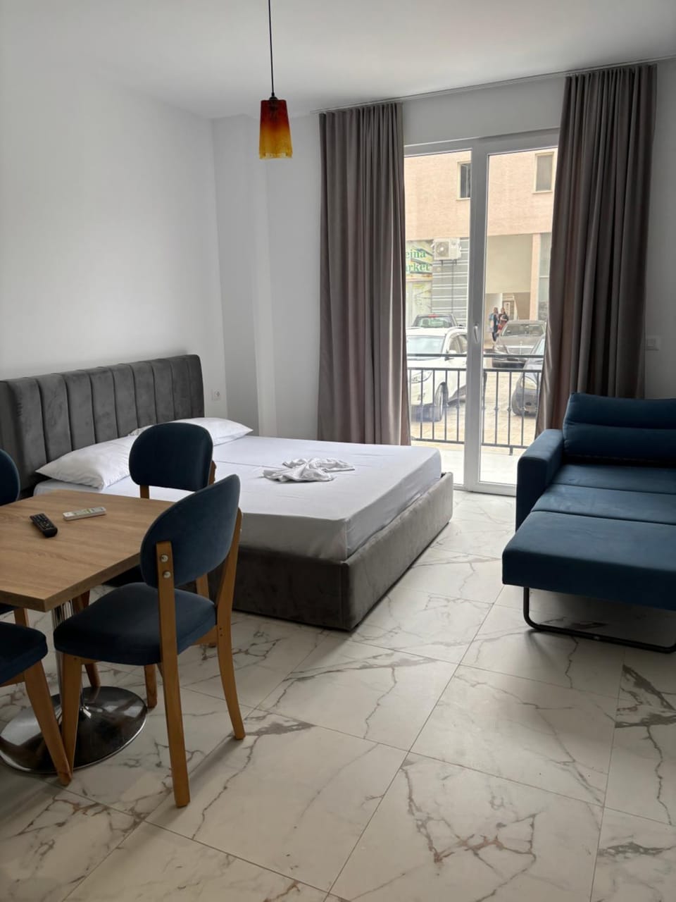 Balcony/Terrace, Living room, Seating area, Dining area, Bedroom