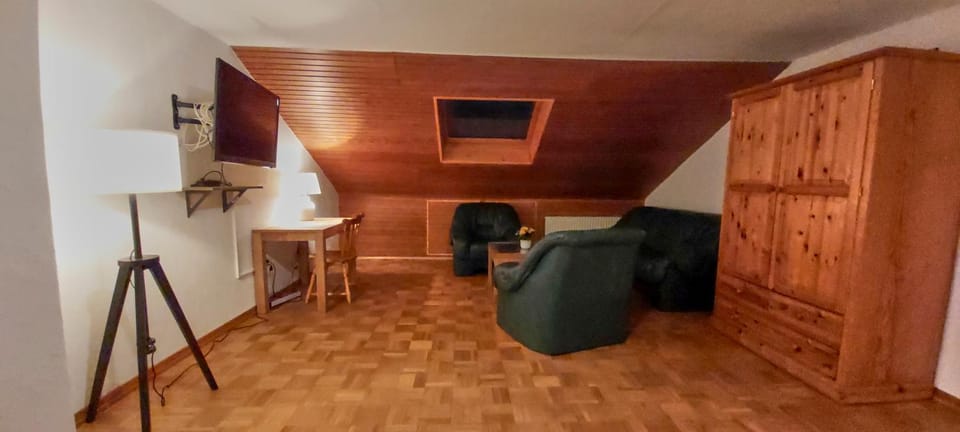 Living room, Photo of the whole room, Seating area