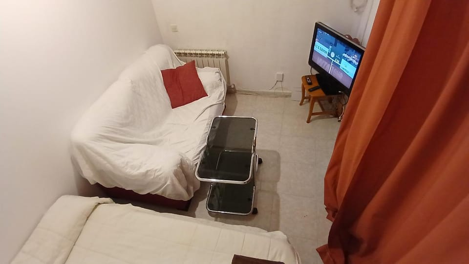Bed, Photo of the whole room, Evening entertainment, Bedroom