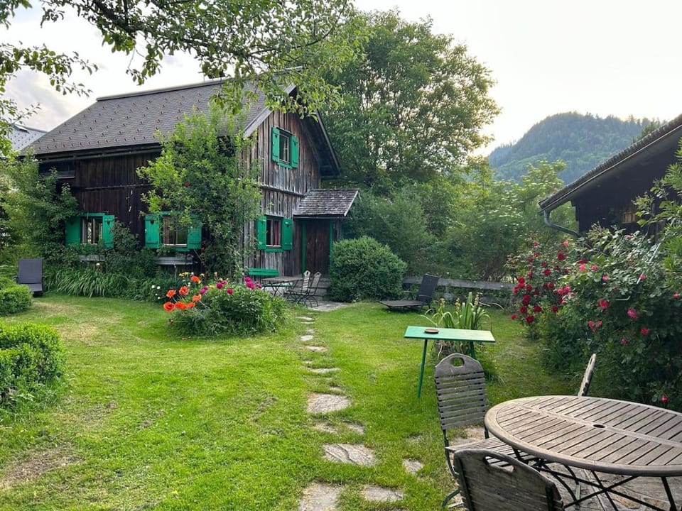 Property building, Garden, Balcony/Terrace