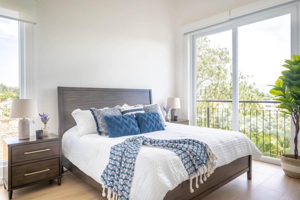 Stylish Apartment w/ Workspace, Pool & Gym Apartment in San Jose