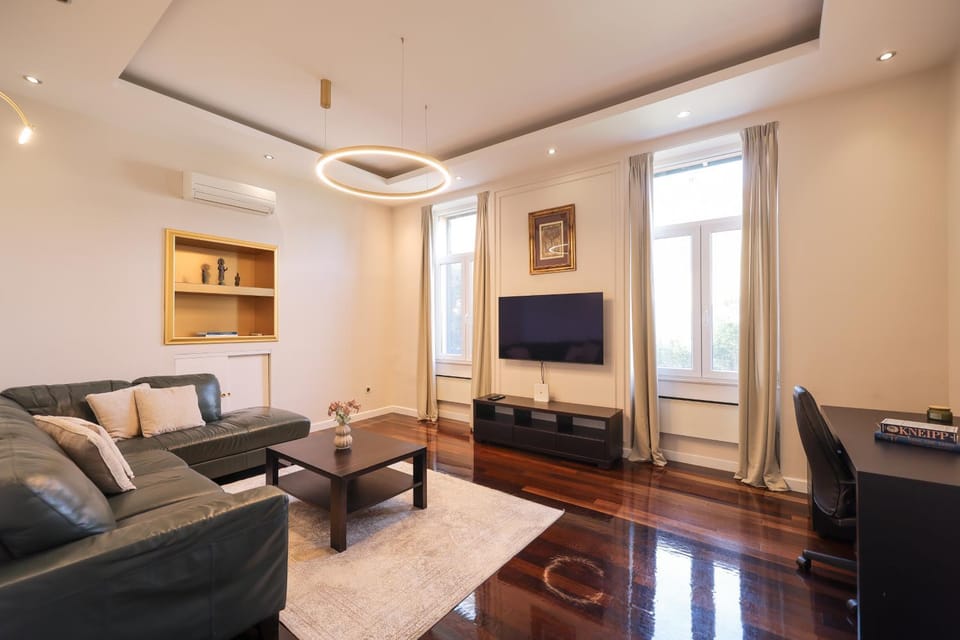 TV and multimedia, Living room, Seating area