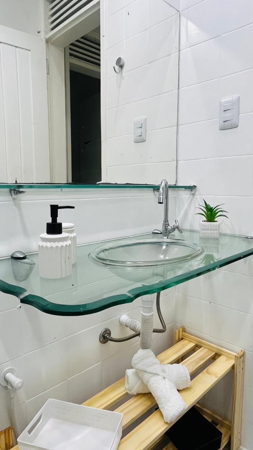 Bathroom, towels