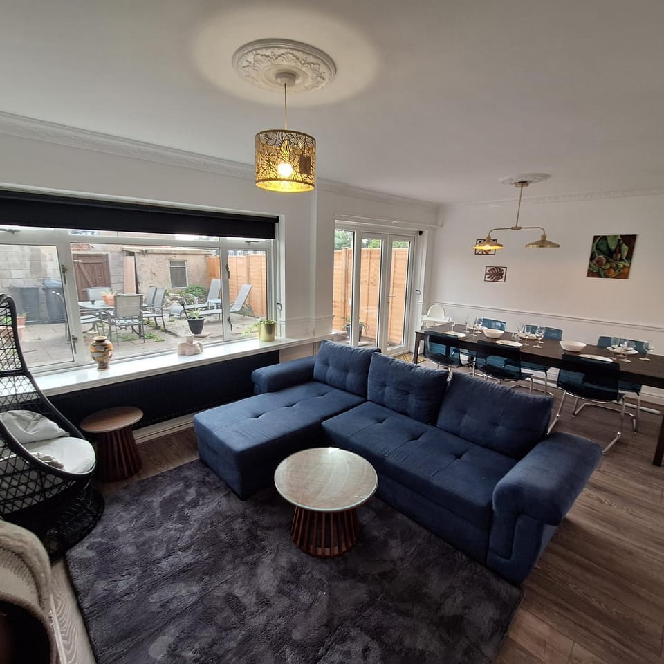 Living room, Seating area, Dining area, Garden view, Garden view