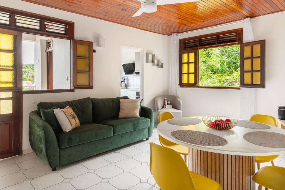 Communal lounge/ TV room, TV and multimedia, Living room, Seating area