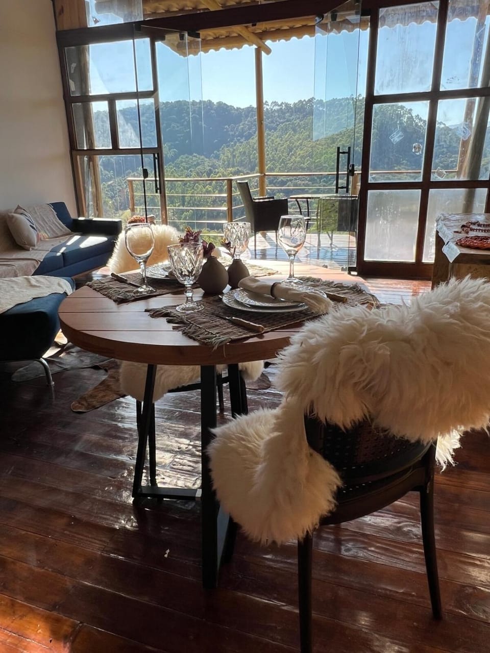 Dining area, Mountain view