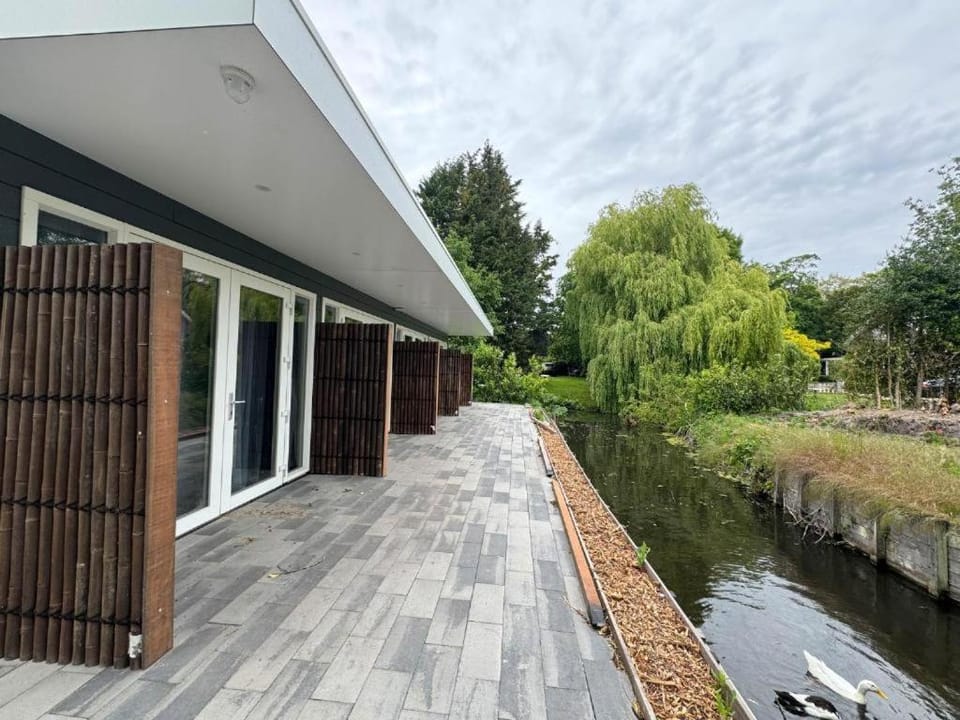 Property building, Spring, Natural landscape, Garden, Garden view, Lake view, River view