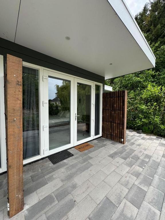 Property building, Day, Garden, Garden view