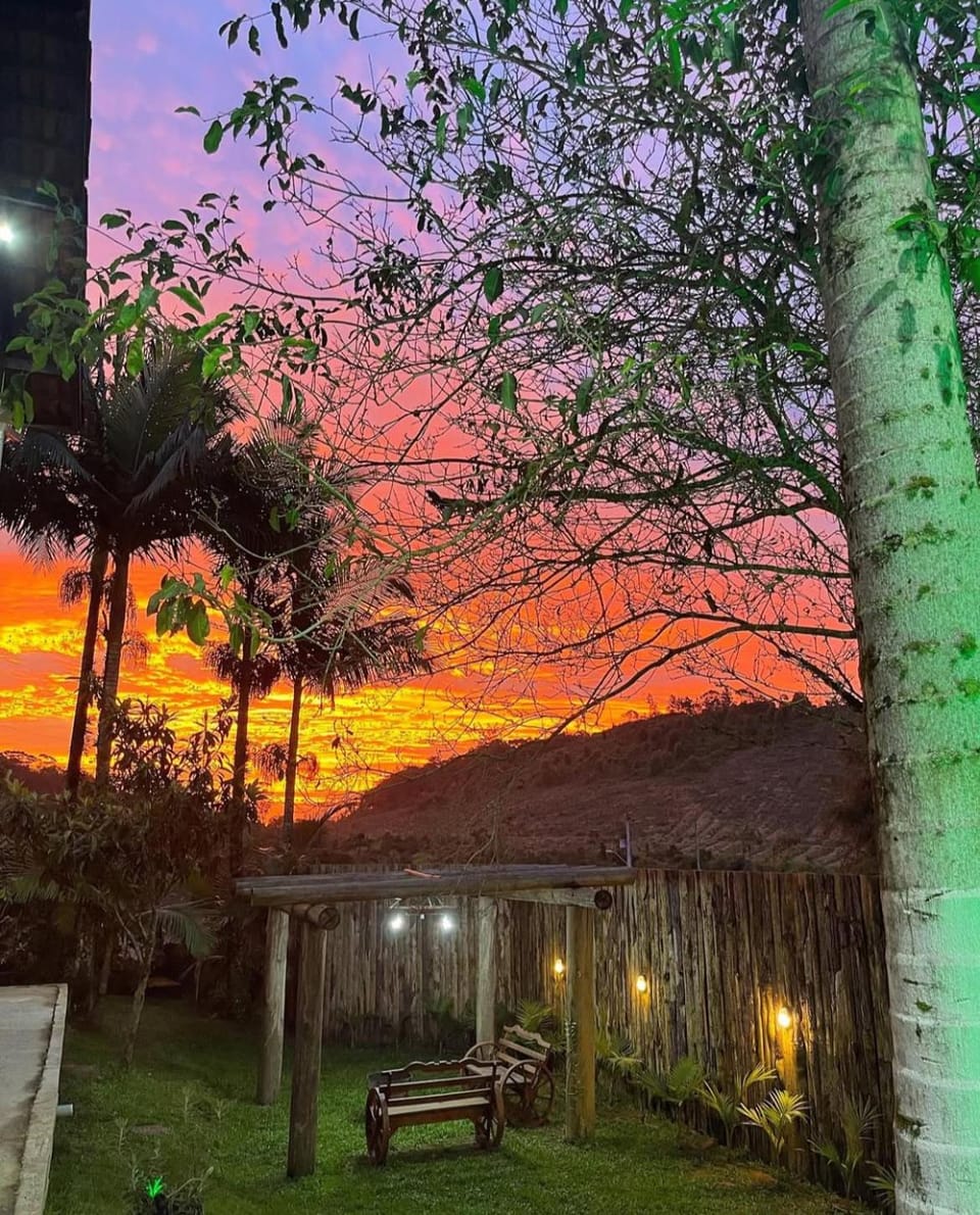 Chácara Gomes House in Penha