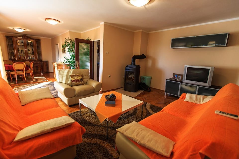 Living room, Photo of the whole room, Seating area