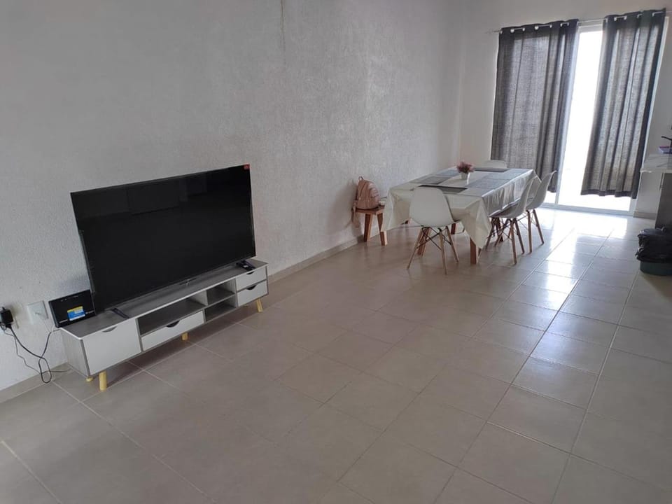 Communal lounge/ TV room, Living room, Dining area