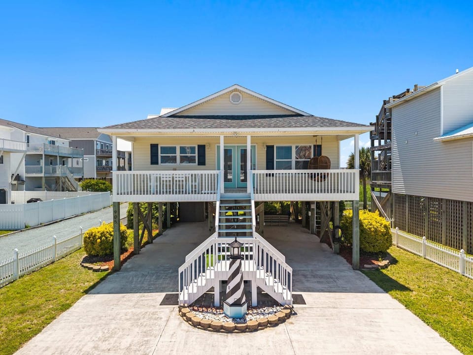 Surfside Serenity Villa - Steps to the Beach House in Surf City