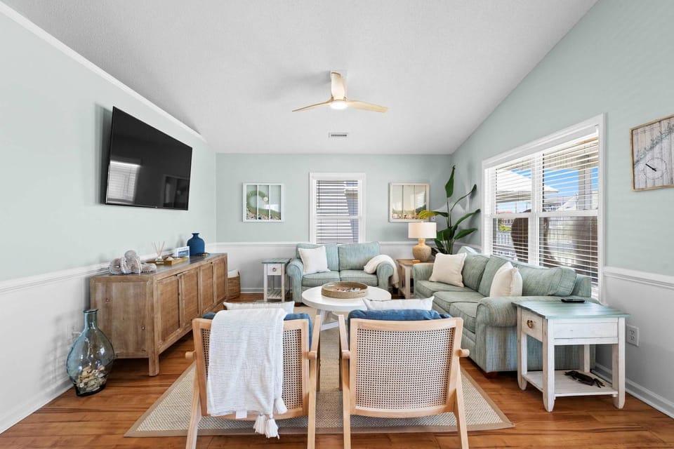 Surfside Serenity Villa - Steps to the Beach House in Surf City