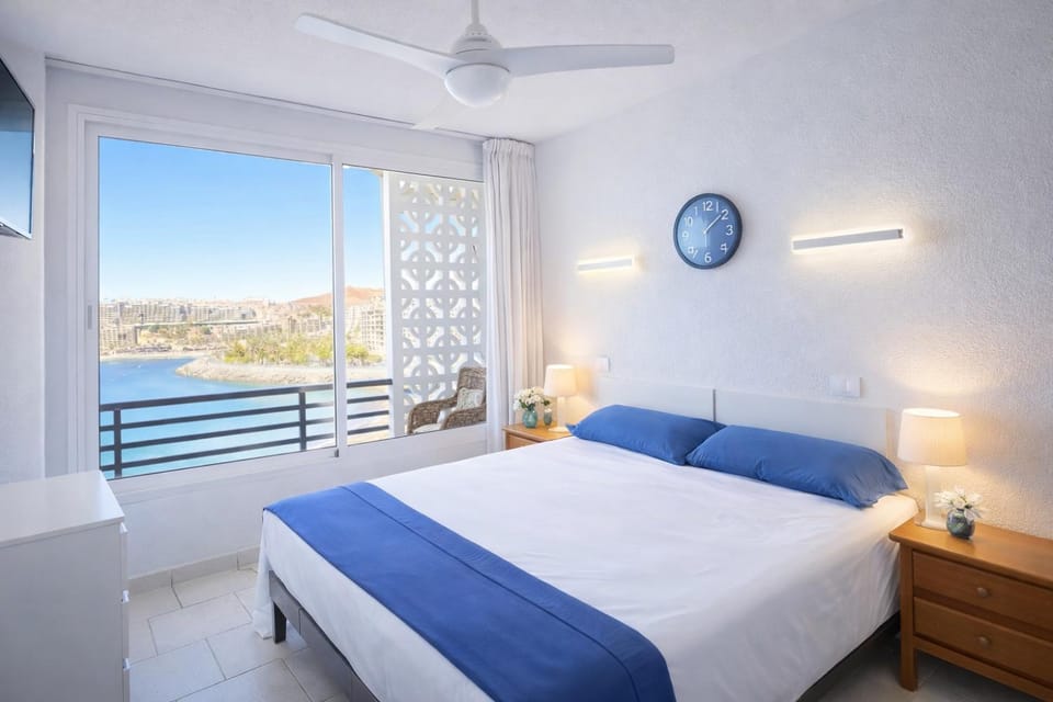 Bed, View (from property/room), Balcony/Terrace, Photo of the whole room, Bedroom, towels