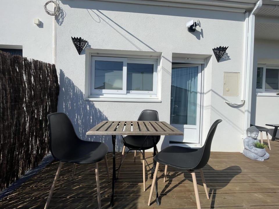 Studio T1 BIS à Royan proche commerces - FR-1-71-110 Apartment in Pays de la Loire