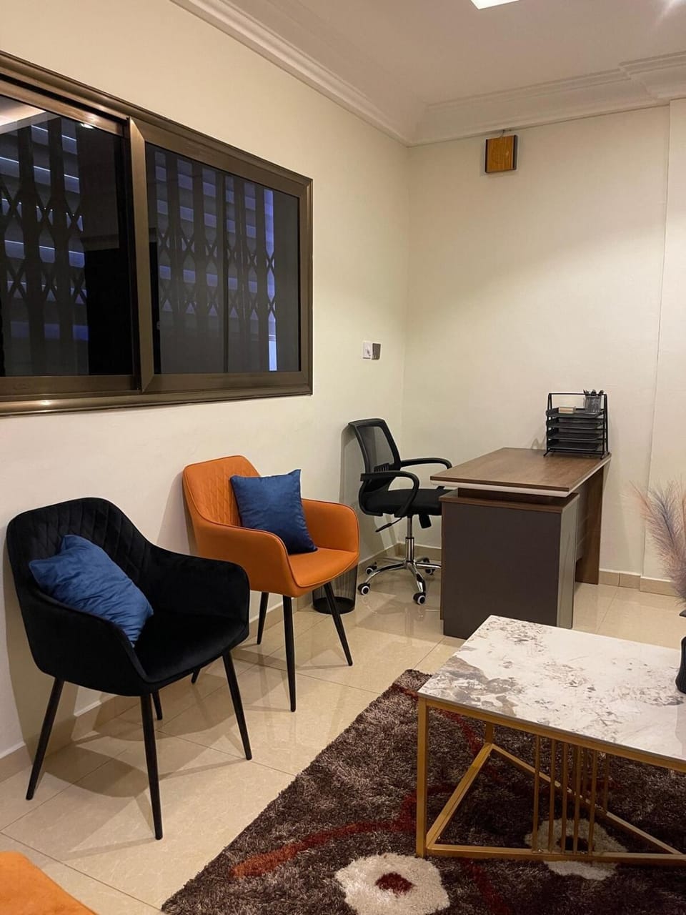 Groundfloor 2bed apartment, ensuites and a study Apartment in Kumasi