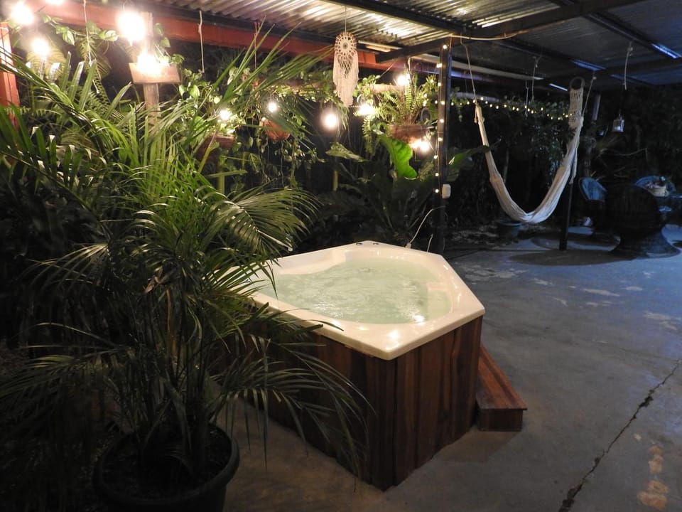 Hot Tub, Hot Tub