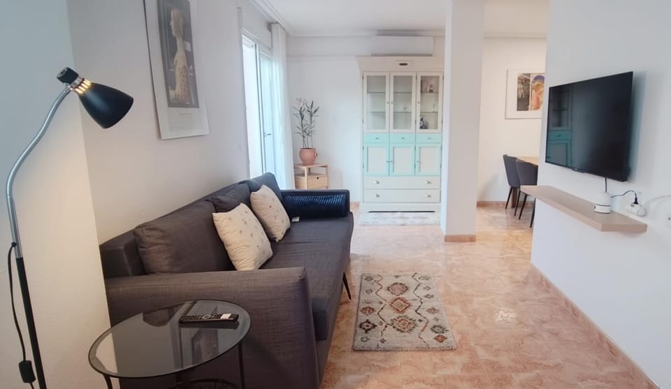 TV and multimedia, Living room, Seating area, air conditioner