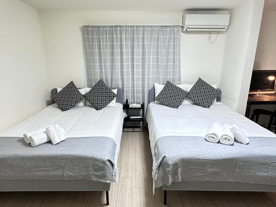 Bed, Bedroom, towels, air conditioner
