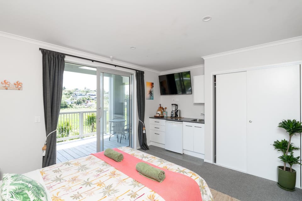 Bed, Balcony/Terrace, Kitchen or kitchenette