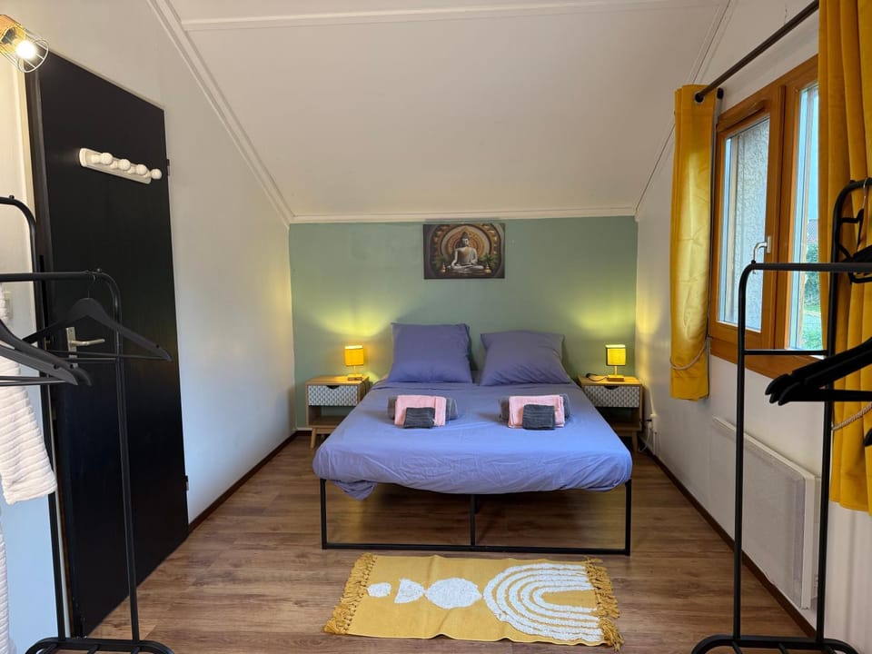 Bed, Bedroom