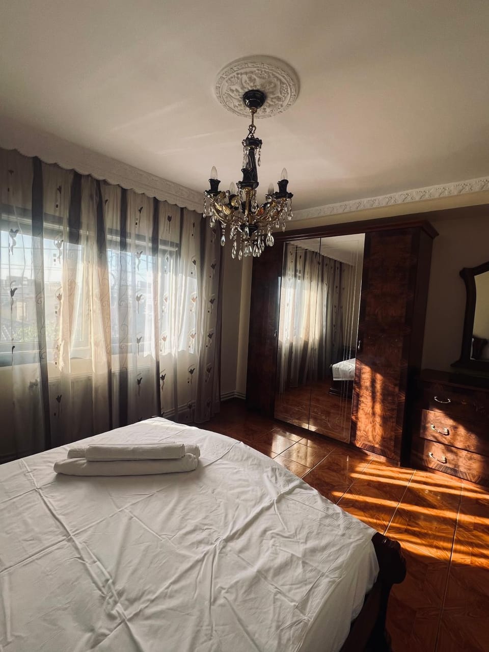 Urban Stay with 3 bedrooms Apartment in Constanta