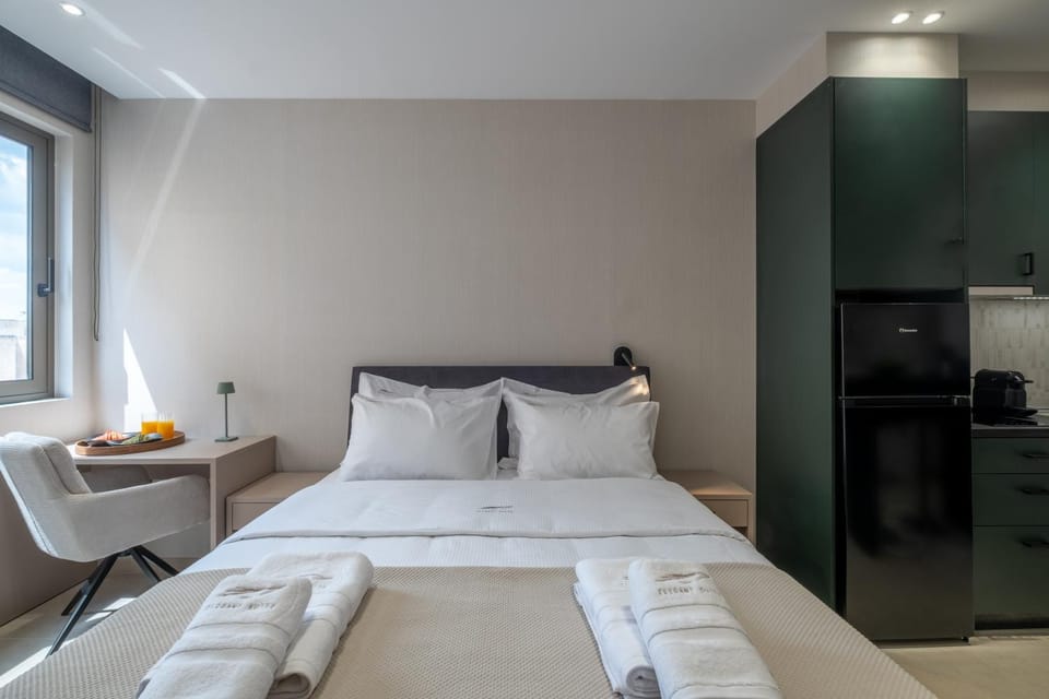 Bed, Kitchen or kitchenette, Photo of the whole room, Bedroom, towels